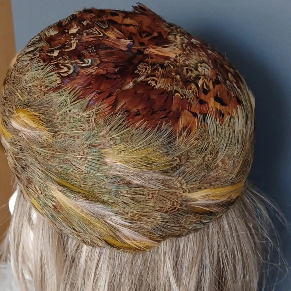 Vintage beautiful feather toque